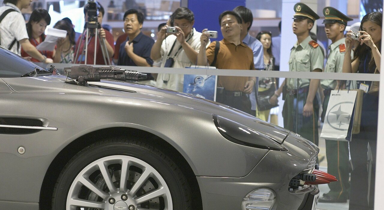 Un salone dell'auto in Cina