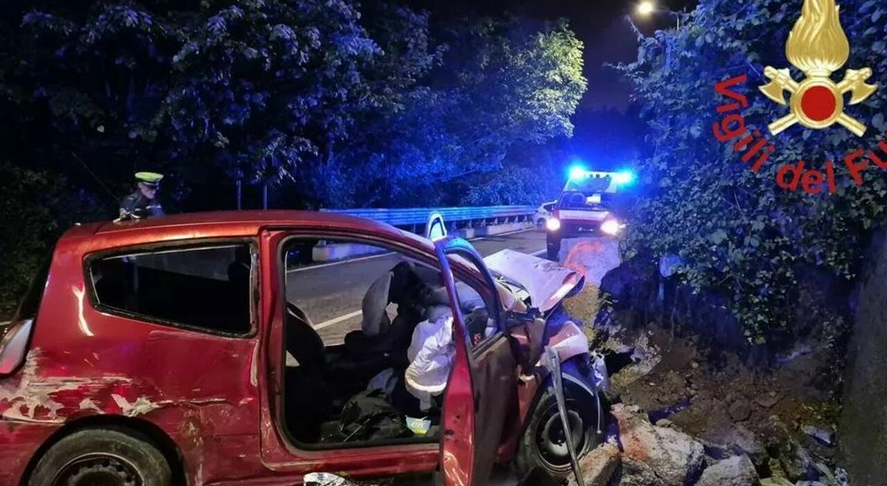 https://statics.cedscdn.it/photos/MED_HIGH/2026/05/16/9535855_16103340_incidente_como_morto_21enne_via_bixio.jpg