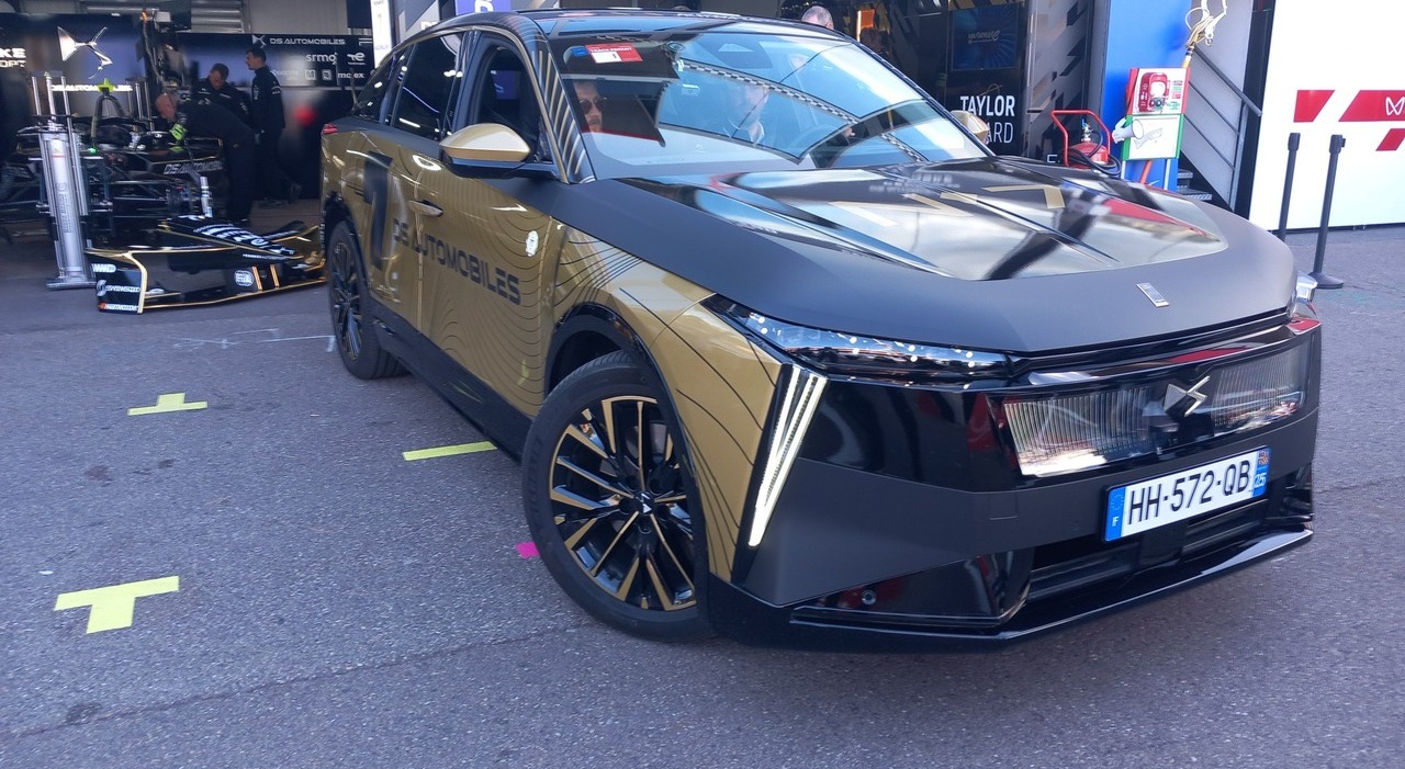 La nuova DS N&deg;7 si &egrave; esibita sul circuito di Montecarlo