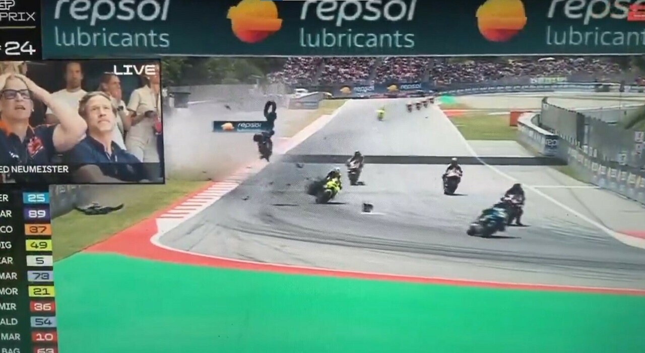 https://statics.cedscdn.it/photos/MED_HIGH/2026/05/17/9537860_17144449_incidente.jpg