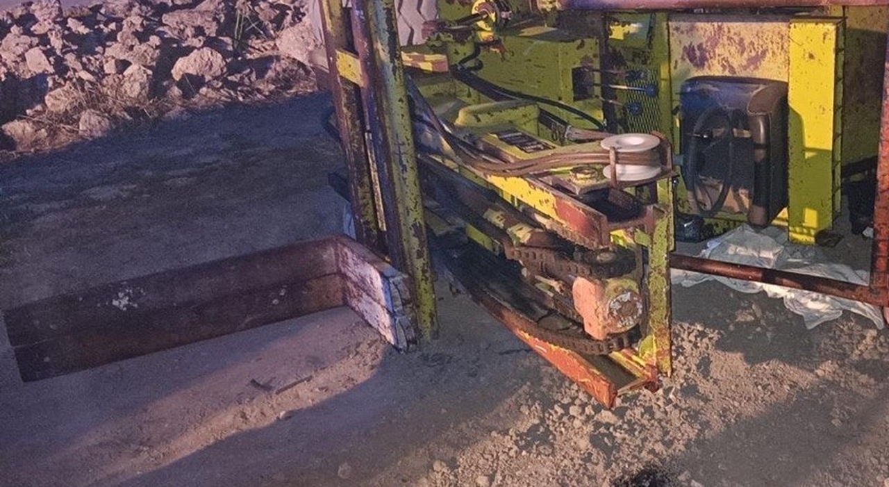 tragedia sul lavoro si ribalta il muletto 34enne rimane schiacciato da Quotidianodipuglia.it tragedia sul lavoro si ribalta il muletto 34enne rimane schiacciato