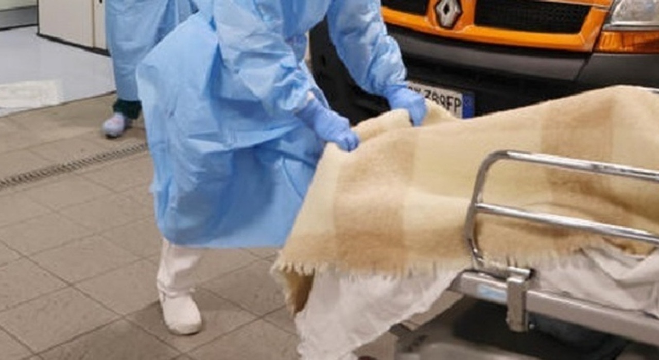 https://statics.cedscdn.it/photos/MED_HIGH/2026/05/20/9543957_20155736_falso_infermiere_ospedale_fabriano.jpg