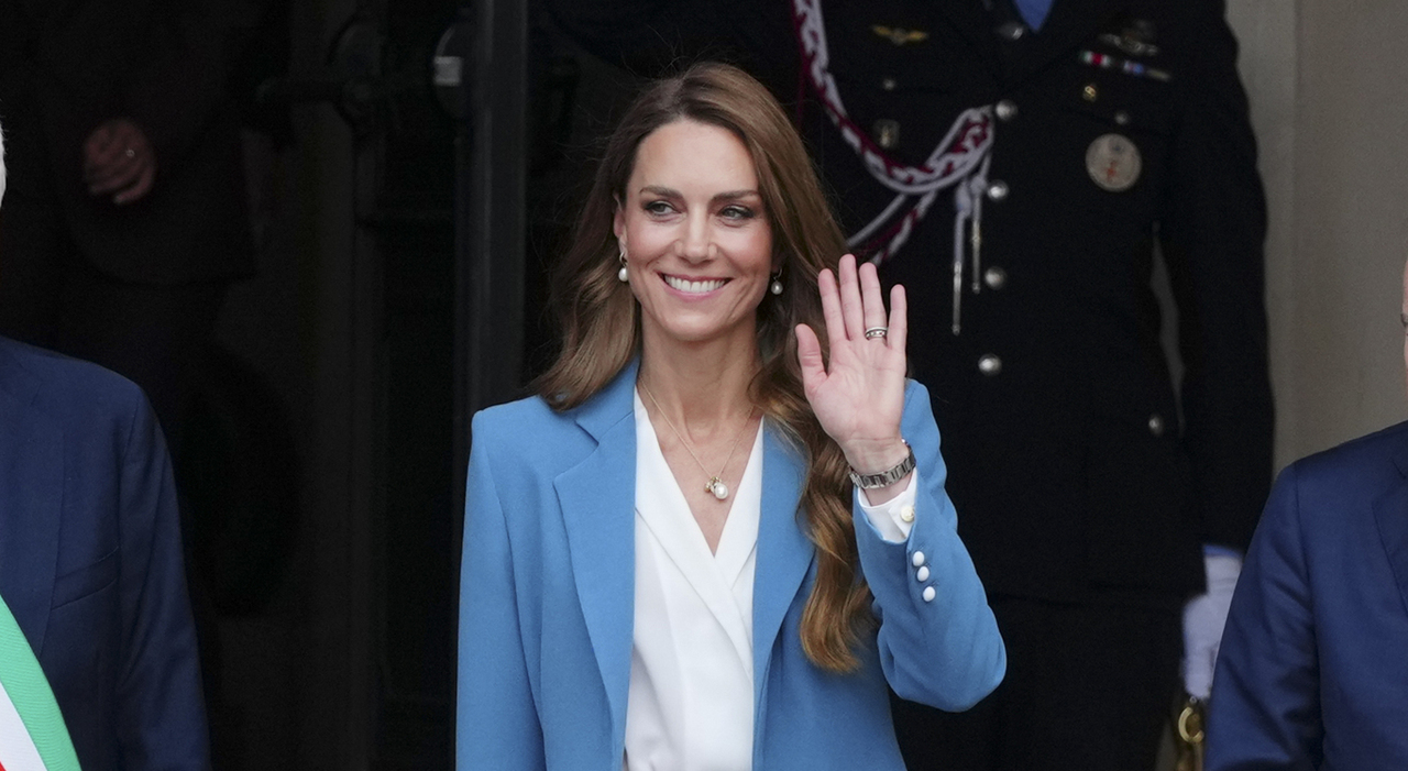https://statics.cedscdn.it/photos/MED_HIGH/2026/05/20/9543975_20160746_kate_middleton_prende_italia_detta_futuro_windsor_diplomazia_sorriso_azzera_protocolli_reali.jpg