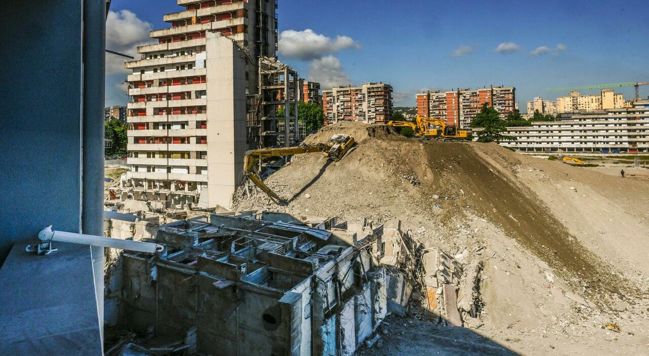 https://statics.cedscdn.it/photos/MED_HIGH/2026/05/20/9544217_20190337_scampia.jpg