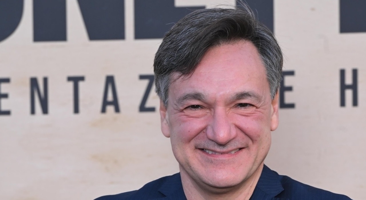 https://statics.cedscdn.it/photos/MED_HIGH/2026/05/22/9548114_22110345_fabio_caressa.jpg