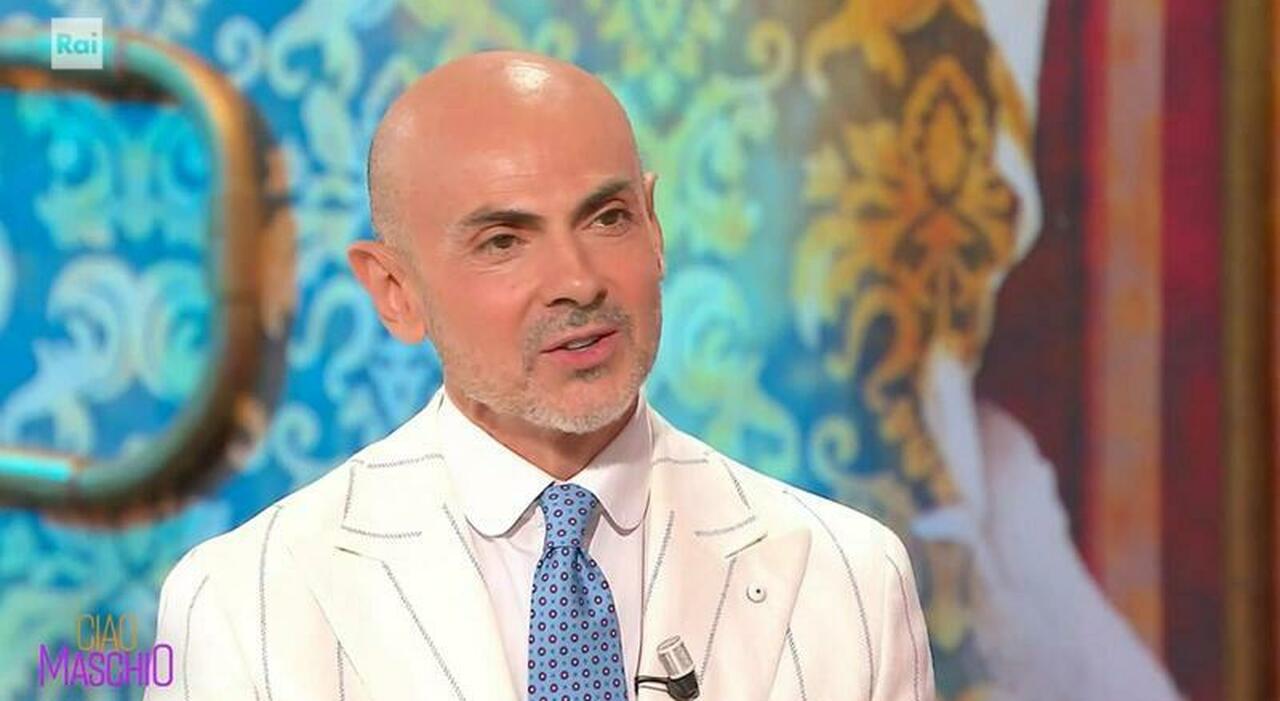 https://statics.cedscdn.it/photos/MED_HIGH/2026/05/22/9548573_22181028_enzo_miccio_padre_chi_e_intervista_marito_moglie_figli_gay_stipendio_costo_wedding_planner.jpg
