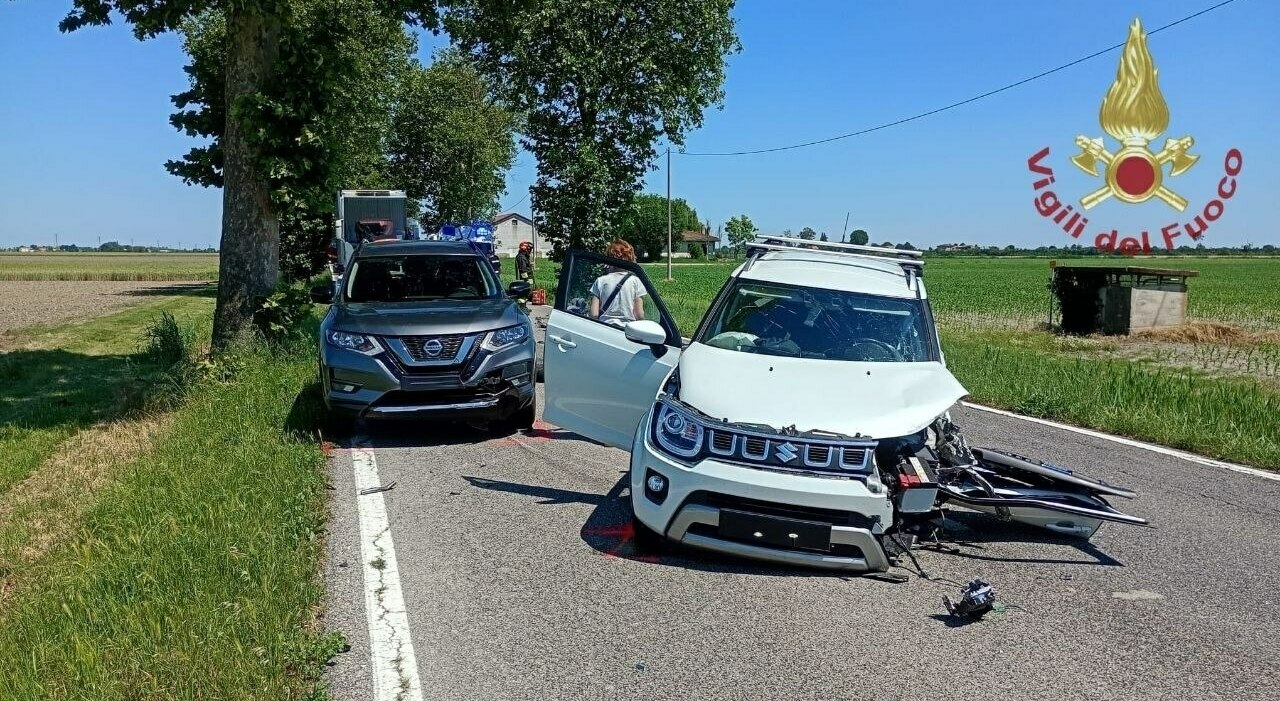 incidente tra 3 auto una finisce nel fosso sette feriti gravissima una bambina di tre anni strada chiusa da Ilgazzettino.it incidente tra 3 auto una finisce nel fosso sette feriti gravissima una bambina di tre anni strada chiusa