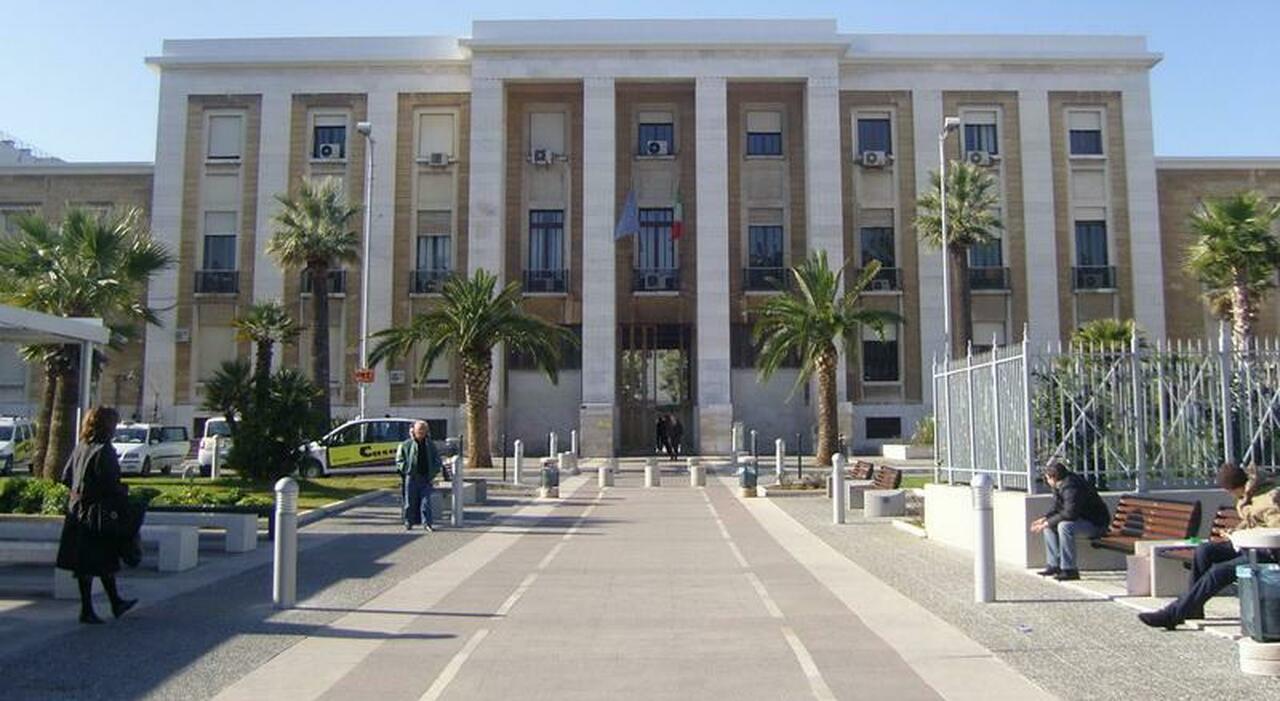 bari aggressione al policlinico medico preso a pugni e reparto nel caos da Quotidianodipuglia.it bari aggressione al policlinico medico preso a pugni e reparto nel caos