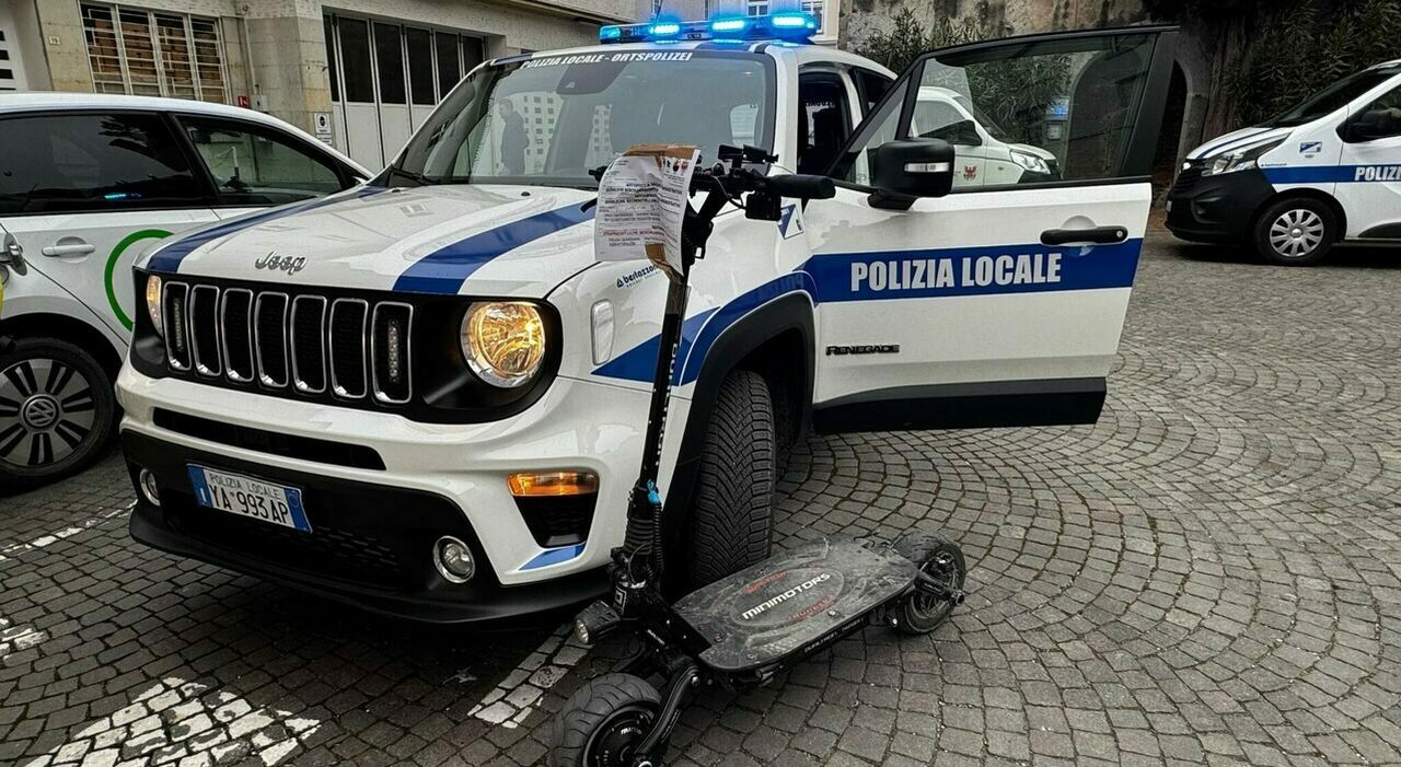 https://statics.cedscdn.it/photos/MED_HIGH/2026/05/24/9552138_24182032_monopattino_100_km_all_ora_fermato_ancona.jpg