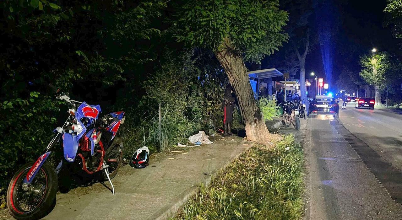 schianto in moto davanti agli amici a castelferretti finisce contro lalbero 14enne grave un coetaneo tastavo il polso non rispondeva da Corriereadriatico.it schianto in moto davanti agli amici a castelferretti finisce contro lalbero 14enne grave un coetaneo tastavo il polso non rispondeva