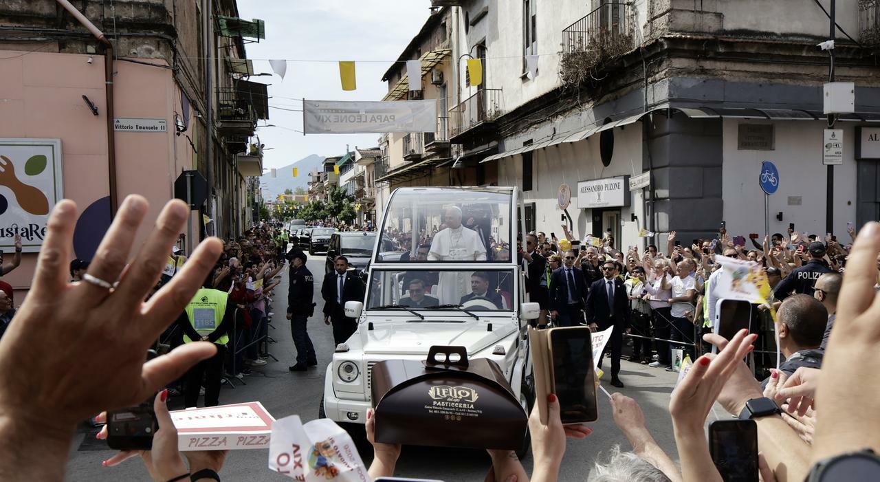 papa leone ad acerra parroci in campo nella terra dei fuochi saremo le sentinelle da Ilmattino.it papa leone ad acerra parroci in campo nella terra dei fuochi saremo le sentinelle