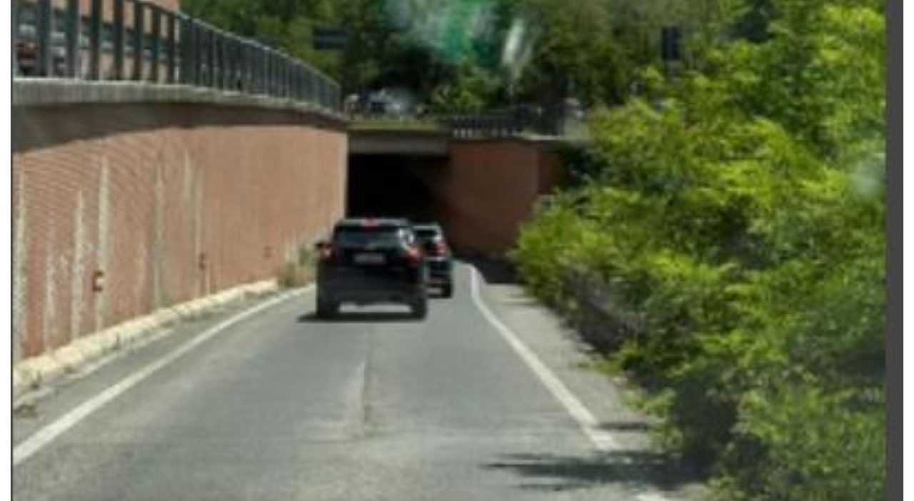 centauro riminese si schianta contro il guard rail della bretella di urbino soccorsi inutili alessandro cavalli muore a 28 anni davanti al padre da Corriereadriatico.it centauro riminese si schianta contro il guard rail della bretella di urbino soccorsi inutili alessandro cavalli muore a 28 anni davanti al padre