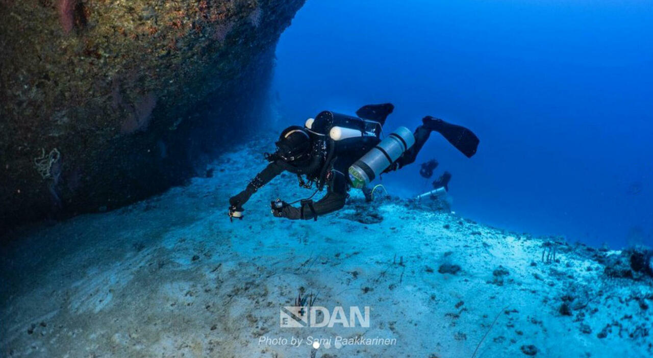 https://statics.cedscdn.it/photos/MED_HIGH/2026/05/25/9553303_25073151_sub_italiani_morti_maldive_risarcimento_famiglie_quanti_euro_autorizzazioni_bombole_ossigeno.jpg