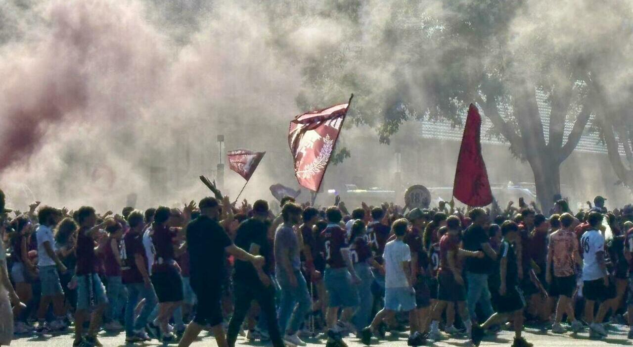 https://statics.cedscdn.it/photos/MED_HIGH/2026/05/25/9553323_25080539_tifoso_torino_come_sta_scontri_juventus_ultime_notizie.jpg