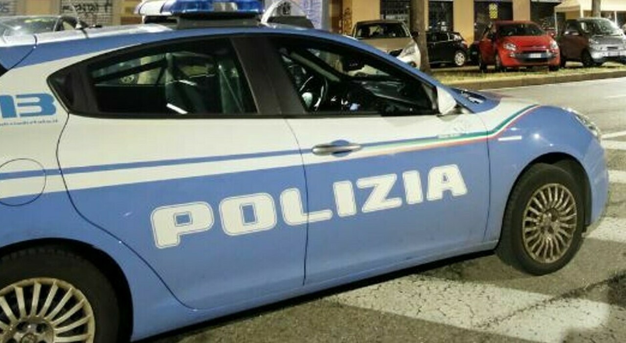 https://statics.cedscdn.it/photos/MED_HIGH/2026/05/25/9553421_25102836_polizia_notte_ansa.jpg