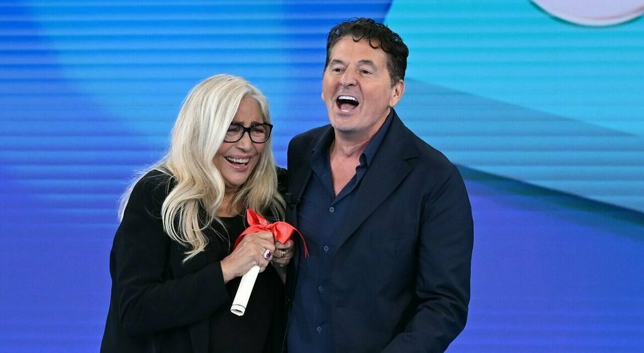 https://statics.cedscdn.it/photos/MED_HIGH/2026/05/25/9553447_25105340_domenica_in_teo_mammucari_fugge_diretta_mara_venier.jpg