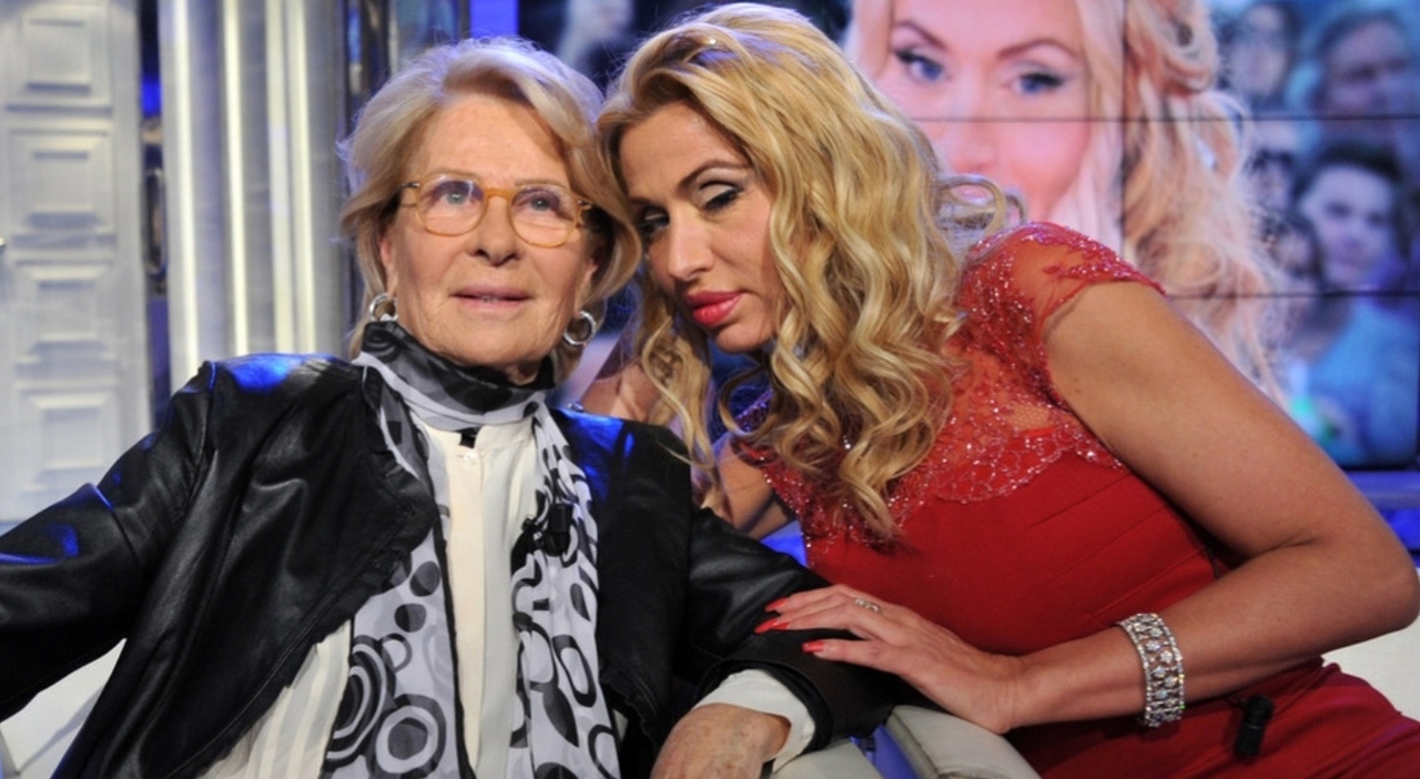 https://statics.cedscdn.it/photos/MED_HIGH/2026/05/25/9553690_25153601_valeria_marini_gianna_orru.jpg