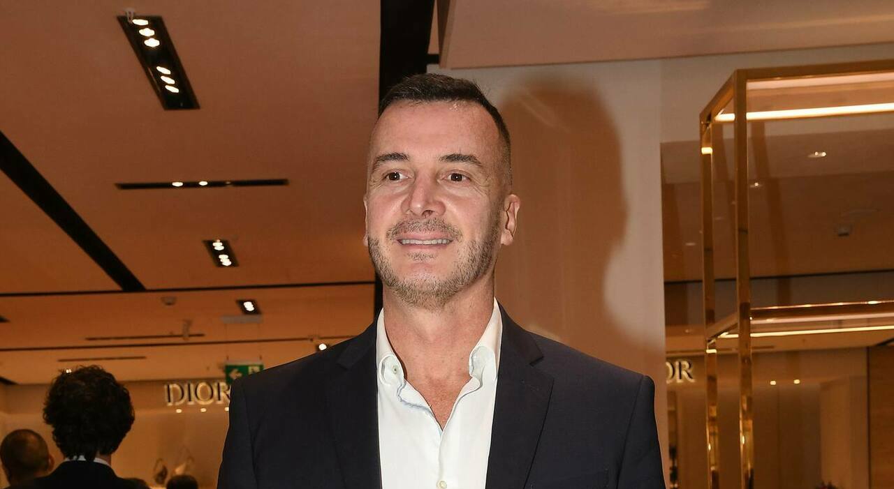 https://statics.cedscdn.it/photos/MED_HIGH/2026/05/26/9555620_26115012_rocco_casalino.jpg