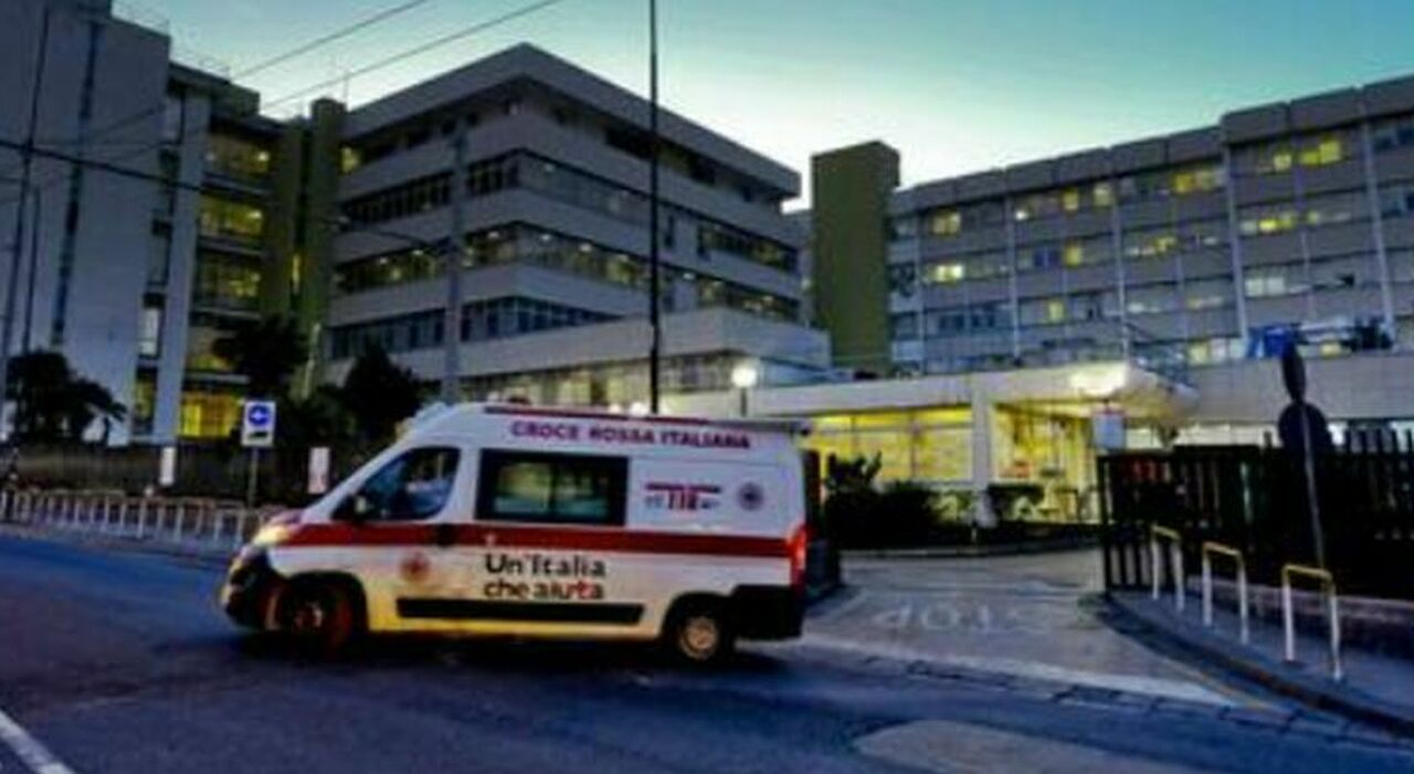 napoli paziente si lancia dal terzo piano del padiglione 3 del cardarelli era nel reparto grandi ustionati da Ilmattino.it napoli paziente si lancia dal terzo piano del padiglione 3 del cardarelli era nel reparto grandi ustionati