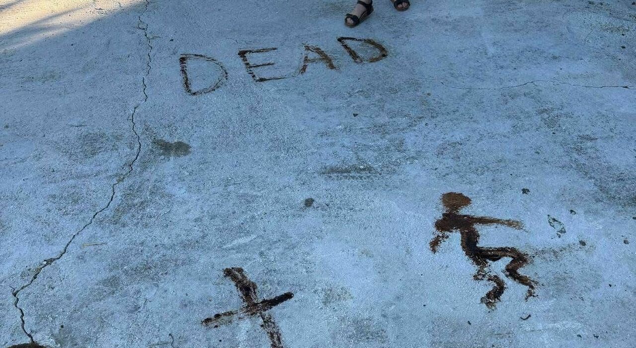 il cortile di casa imbrattato con le feci spunta anche la scritta morte risveglio choc per una famiglia di montecarotto bravata o intimidazione da Corriereadriatico.it il cortile di casa imbrattato con le feci spunta anche la scritta morte risveglio choc per una famiglia di montecarotto bravata o intimidazione