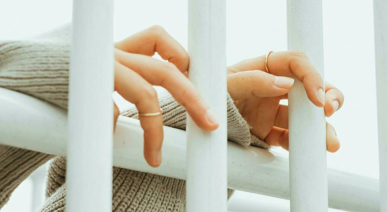 https://statics.cedscdn.it/photos/MED_HIGH/2026/05/28/9559969_28114609_carcere_donna.jpg