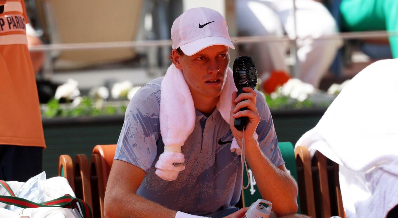 https://statics.cedscdn.it/photos/MED_HIGH/2026/05/28/9560227_28154623_sinner_cosa_e_successo_davvero_roland_garros.jpg