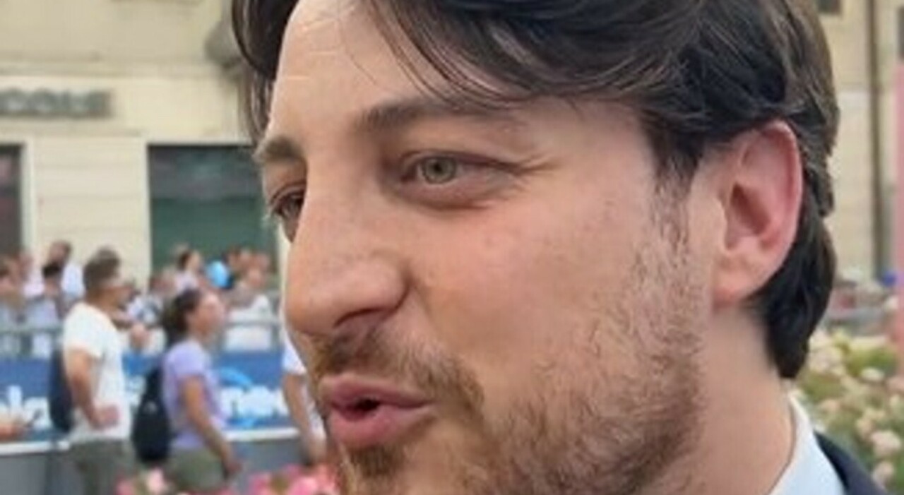 https://statics.cedscdn.it/photos/MED_HIGH/2026/05/28/9560361_28174419_giro_d_italia_pieve_soligo_stefani_treviso.v1_1_.jpg
