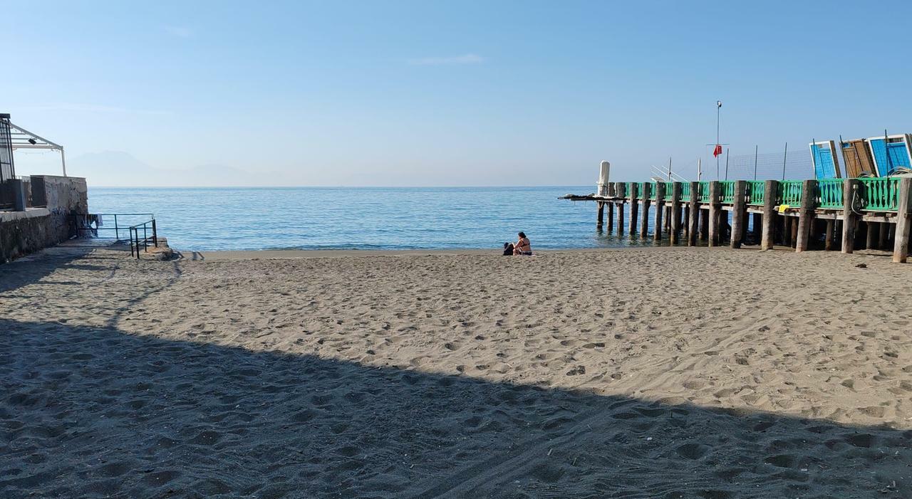 spiagge a napoli lo sprint servizi ripuliti scogli e fondali da Ilmattino.it spiagge a napoli lo sprint servizi ripuliti scogli e fondali
