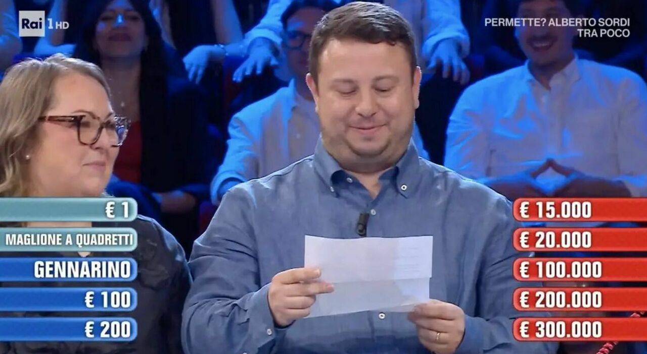 https://statics.cedscdn.it/photos/MED_HIGH/2026/05/29/9562047_29121416_affari_tuoi_puntata_giovedi_lettera_giuseppe_sicilia_stefano_de_martino.jpg