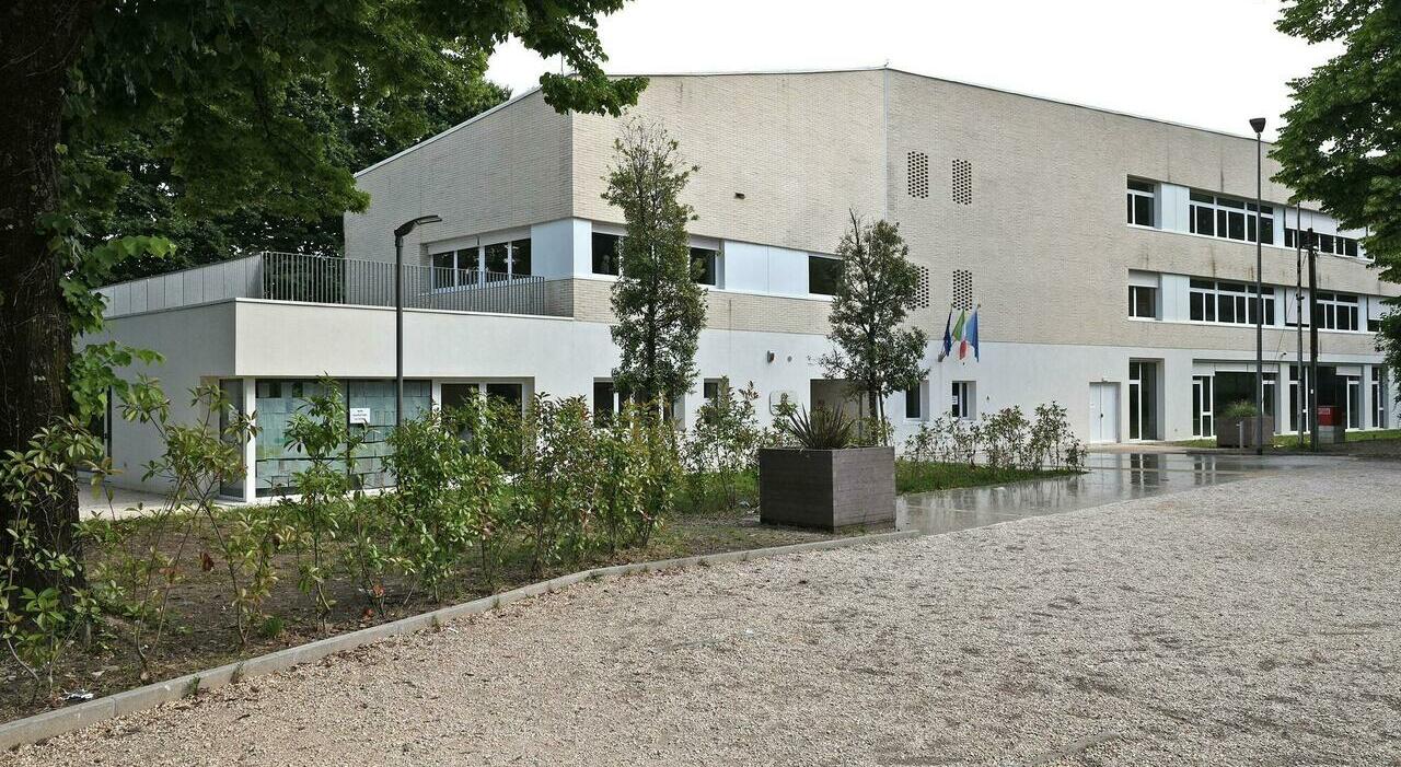 caldo torrido a scuola l istituto con il condizionatore rotto ancora per giorni verr224 ripristinato dopo il weekend lungo da Ilgazzettino.it caldo torrido a scuola l istituto con il condizionatore rotto ancora per giorni verr224 ripristinato dopo il weekend lungo