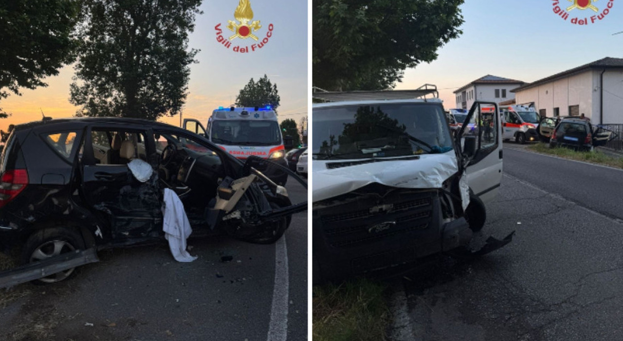 incidente frontale tra auto e furgone passeggeri incastrati tra le lamiere 4 i feriti