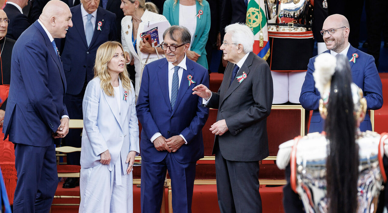 2 giugno le pagelle dei look meloni con un tailleur celeste piantedosi spezza l armonia cromatica gualtieri in nero da Ilmessaggero.it 2 giugno le pagelle dei look meloni con un tailleur celeste piantedosi spezza l armonia cromatica gualtieri in nero