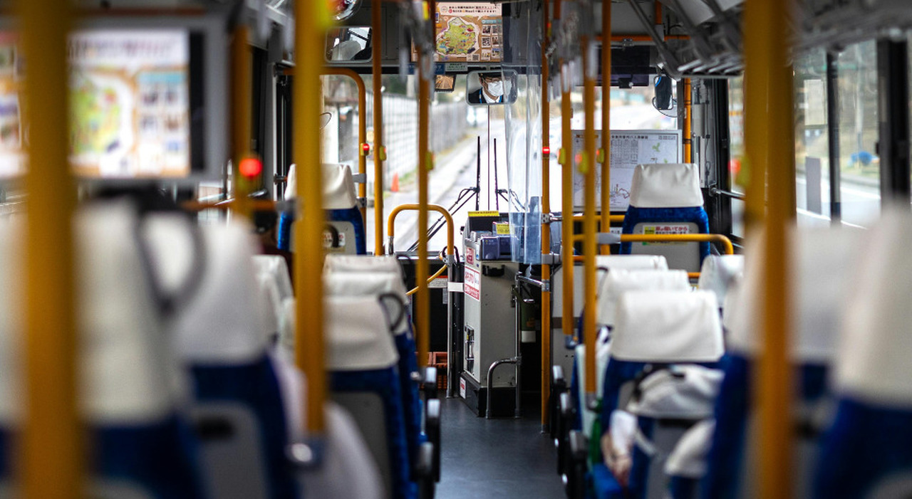 autista del bus chiede il biglietto al passeggero lui gli punta contro la pistola e lo minaccia sandon224 200 molto scosso 31enne denunciato da Ilgazzettino.it autista del bus chiede il biglietto al passeggero lui gli punta contro la pistola e lo minaccia sandon224 200 molto scosso 31enne denunciato