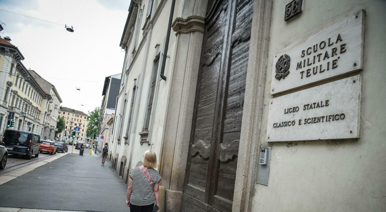 https://statics.cedscdn.it/photos/MED_HIGH/2026/06/05/9574880_05074719_violenza_sessuale_allievi_scuola_militare_teulie_prof_commissario_milano.jpg