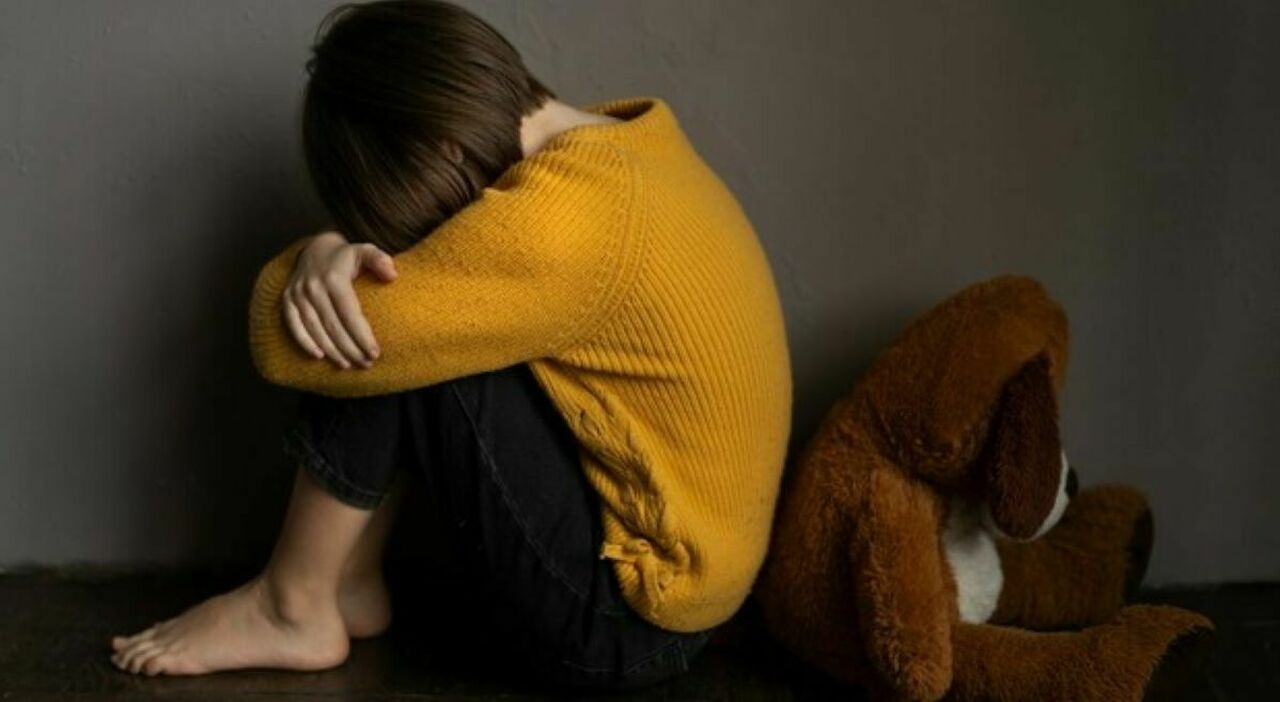 https://statics.cedscdn.it/photos/MED_HIGH/2026/06/05/9574921_05090004_mamma_tortura_figli_incheiste_assistenti_sociali_cosa_dicevano.jpg