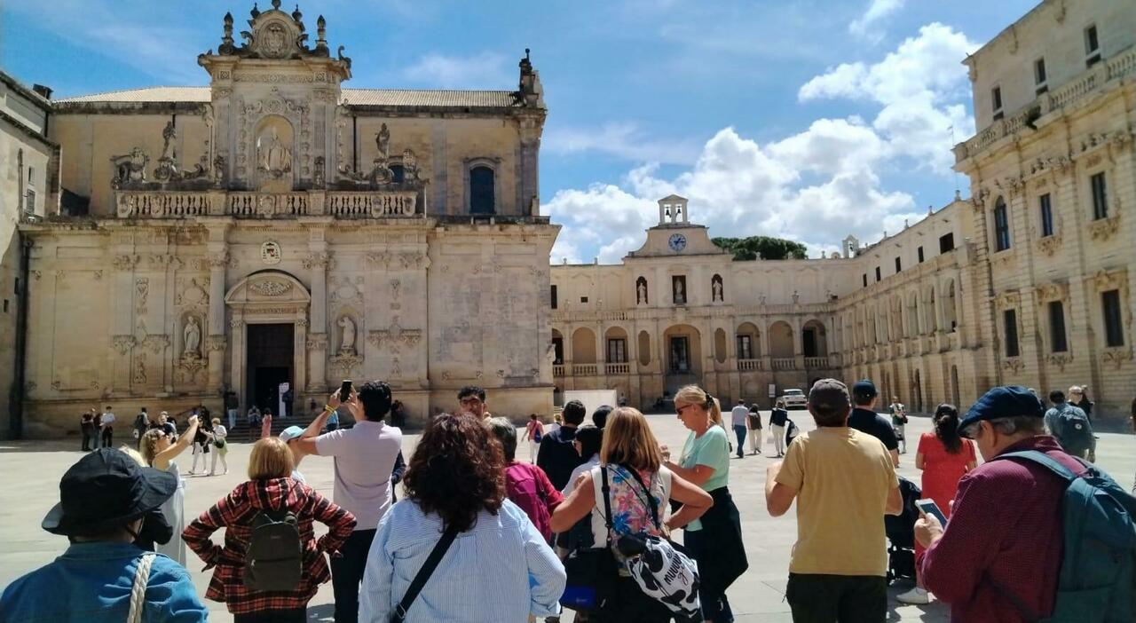 lecce stretta della curia in piazza duomo stop agli eventi fuori contesto da Quotidianodipuglia.it lecce stretta della curia in piazza duomo stop agli eventi fuori contesto