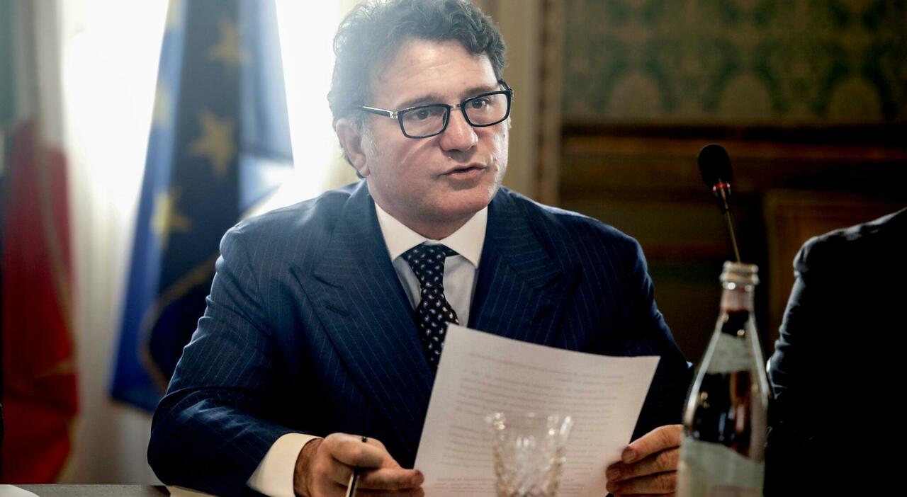https://statics.cedscdn.it/photos/MED_HIGH/2026/06/07/9579134_07205259_francesco_silvestro_accuse_stupro_senatore_vittima_cosa_dice.jpg