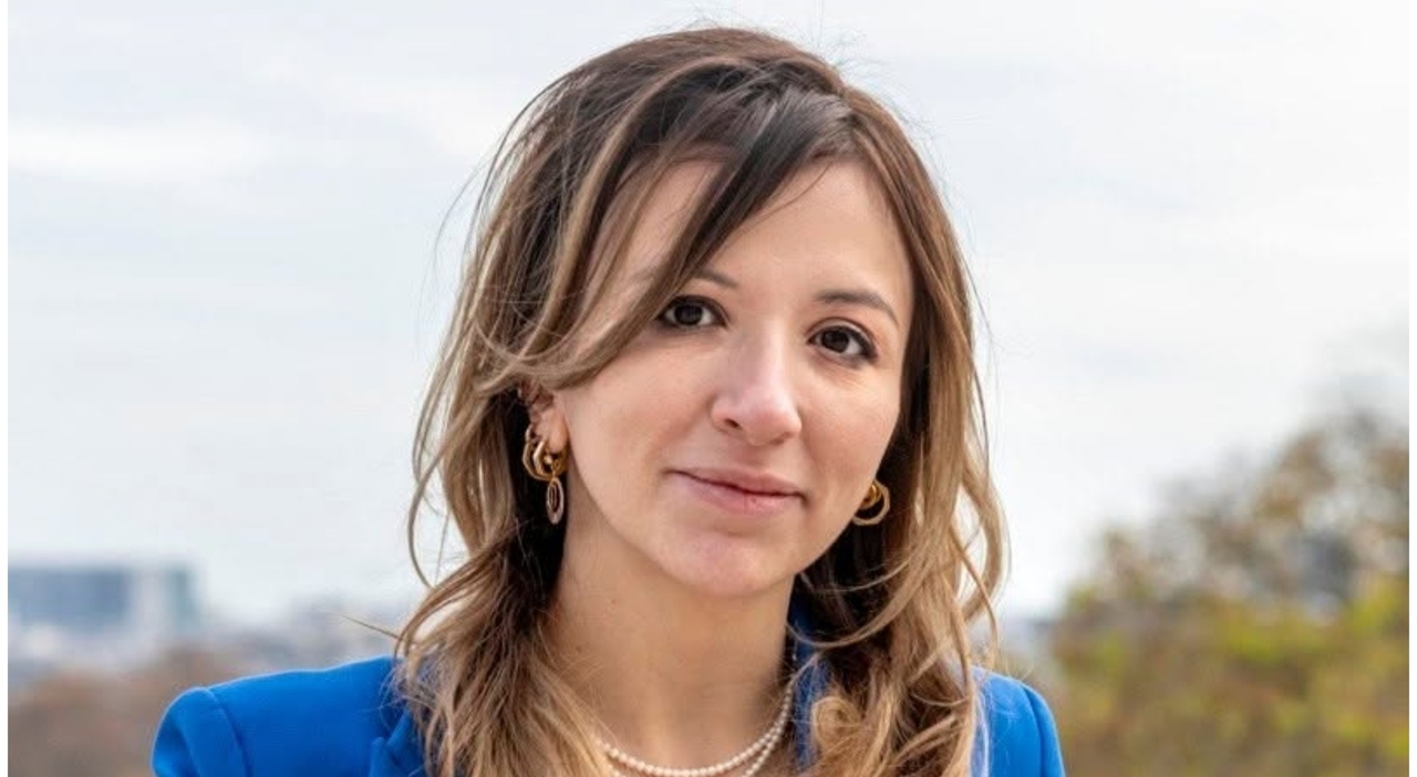 https://statics.cedscdn.it/photos/MED_HIGH/2026/06/08/9580452_08135324_francesca_romana_d_antuono_volt.jpg
