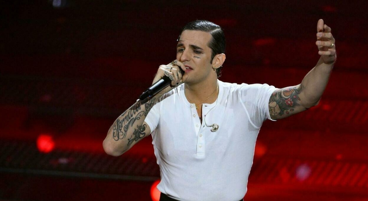https://statics.cedscdn.it/photos/MED_HIGH/2026/06/09/9582681_09164732_achille_lauro.jpg