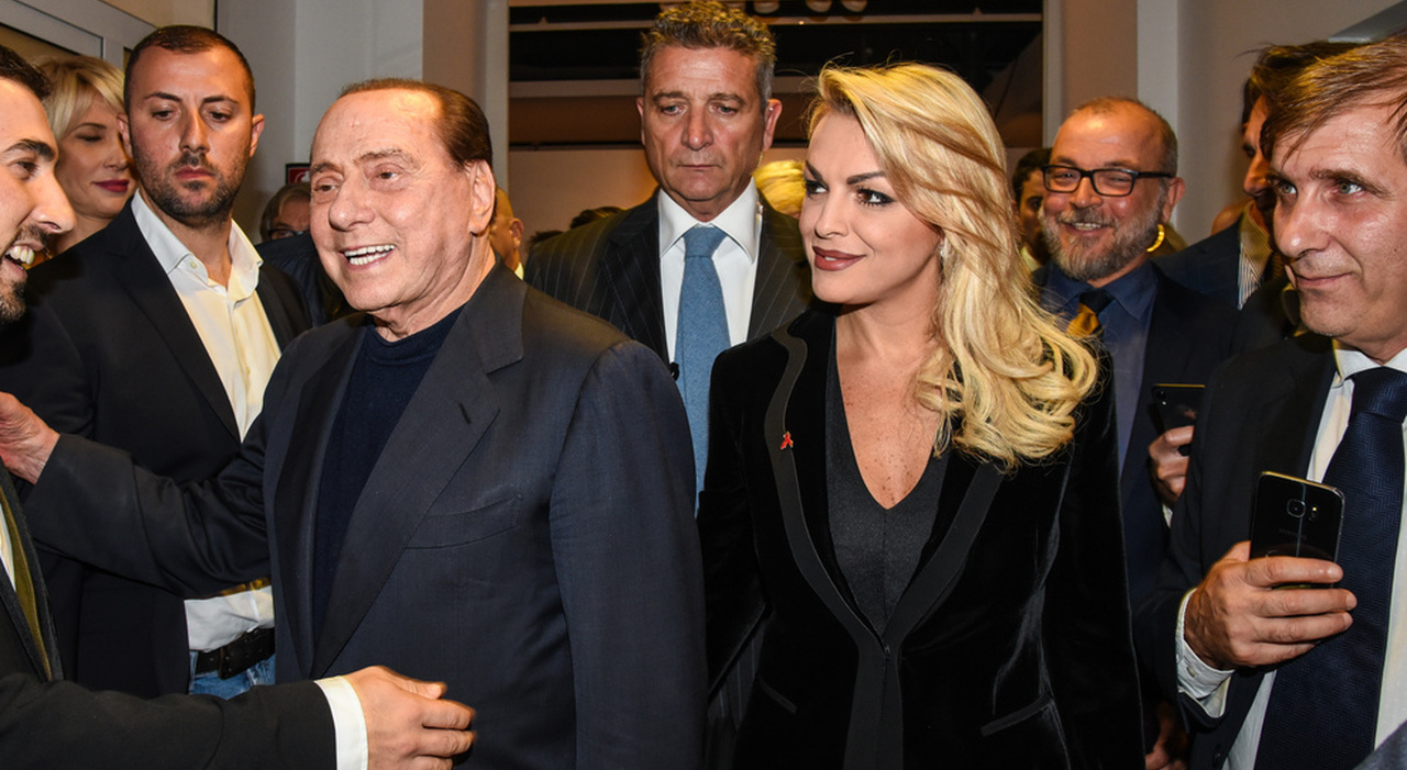 https://statics.cedscdn.it/photos/MED_HIGH/2026/06/10/9584237_10145414_berlusconi_buonuscita_francesca_pascale_22201620.jpg