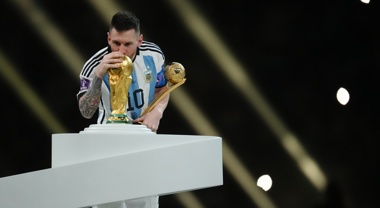 https://statics.cedscdn.it/photos/MED_HIGH/2026/06/10/9584250_10150620_mondiali_2026_dove_vederli_gratis_tv_streaming_dazn_rai_palinsesto.jpg
