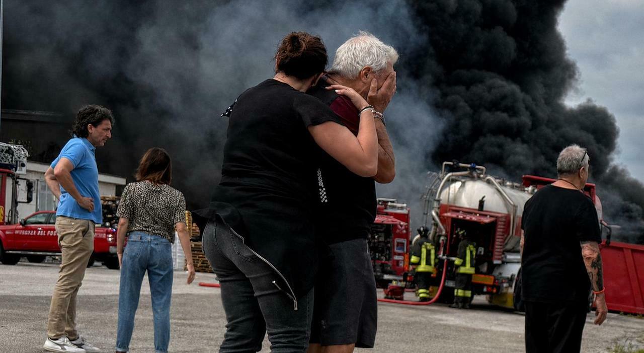 inferno di fuoco alla giba stampi di camerano due malori e lazienda distrutta l ipotesi del cortocircuito di un pannello fotovoltaico da Corriereadriatico.it inferno di fuoco alla giba stampi di camerano due malori e lazienda distrutta l ipotesi del cortocircuito di un pannello fotovoltaico