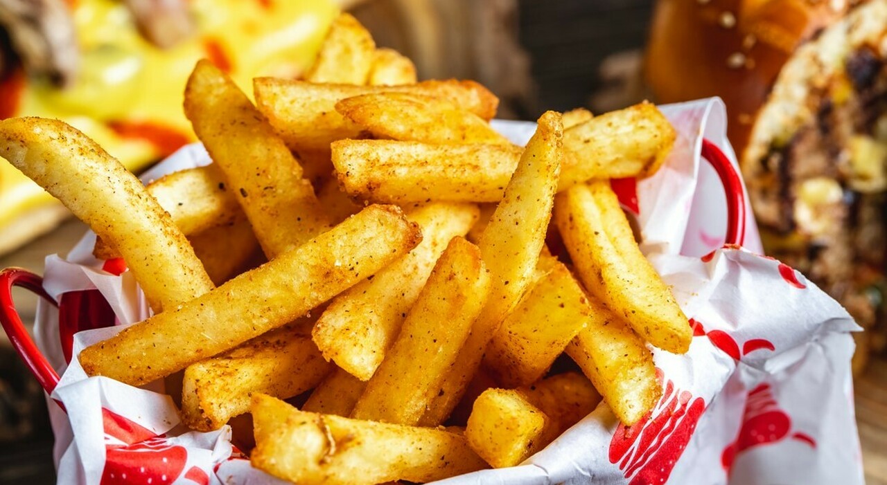 https://statics.cedscdn.it/photos/MED_HIGH/2026/06/12/9587034_15103539_patatine_fritte_classifica_altroconsumo_top_flop_oggi.jpg