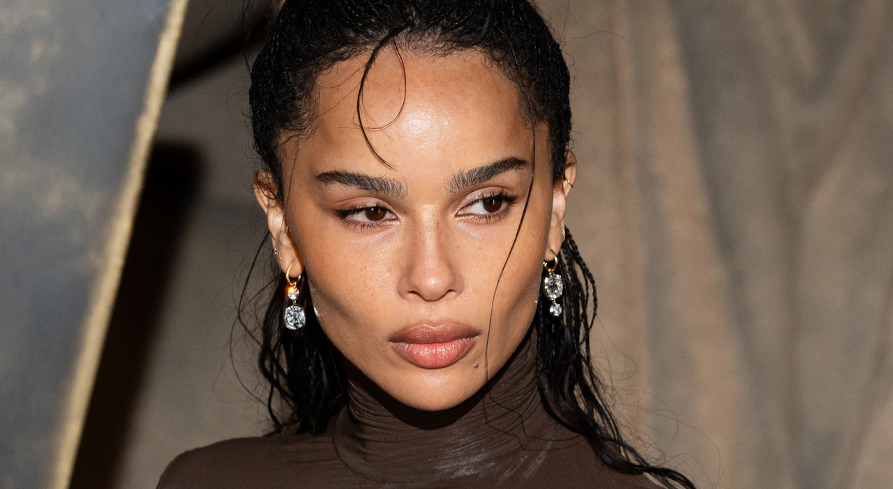 https://statics.cedscdn.it/photos/MED_HIGH/2026/06/12/9588279_12114526_zoe_kravitz_intervista_botox_invecchiamento_catcalling.jpg