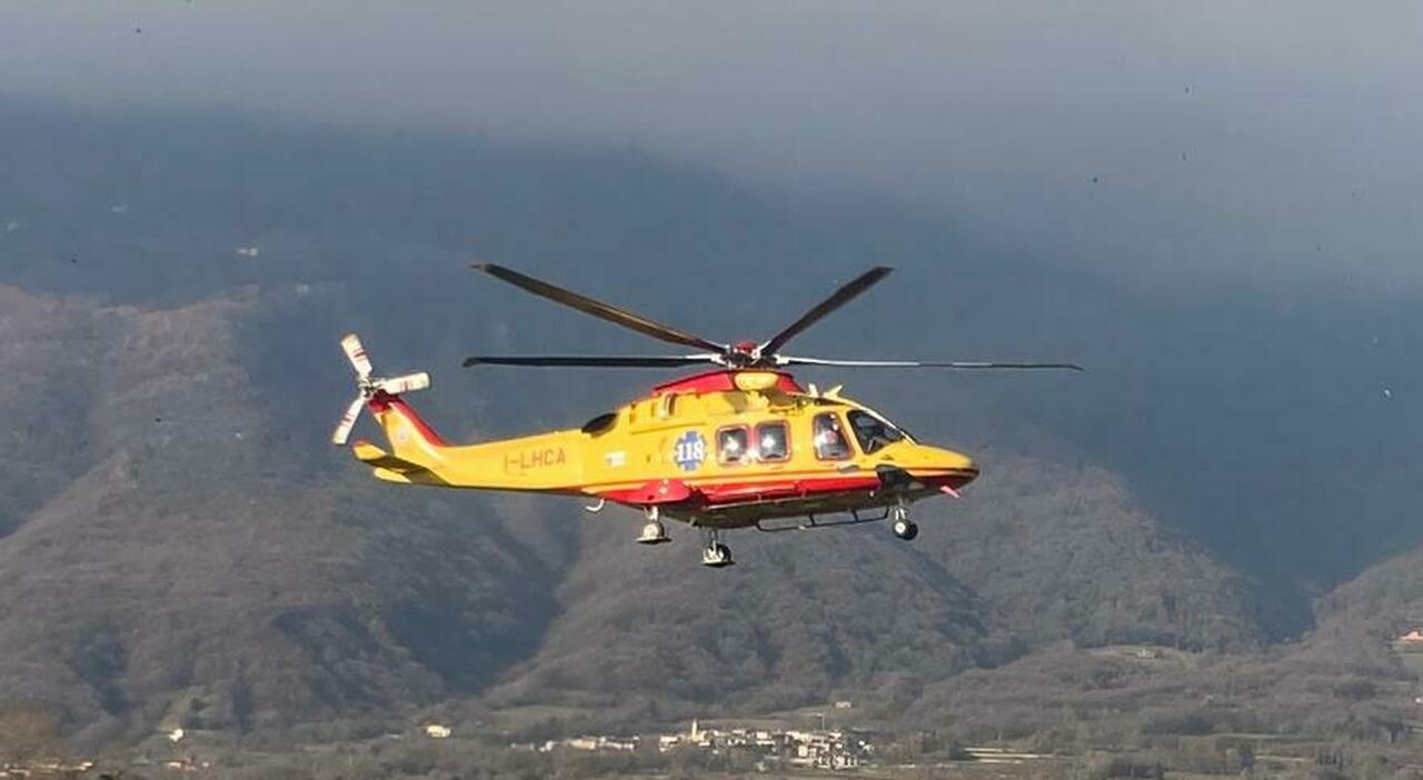 moto con a bordo un bambino di 9 anni si schianta contro un auto pap224 e figlio elitrasportati in ospedale da Ilgazzettino.it moto con a bordo un bambino di 9 anni si schianta contro un auto pap224 e figlio elitrasportati in ospedale