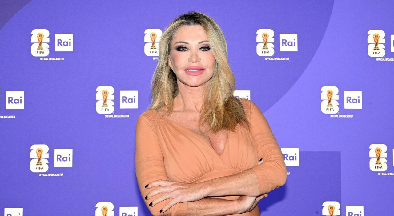 https://statics.cedscdn.it/photos/MED_HIGH/2026/06/12/9588830_12200952_paola_ferrari_tumore_faccia.jpg