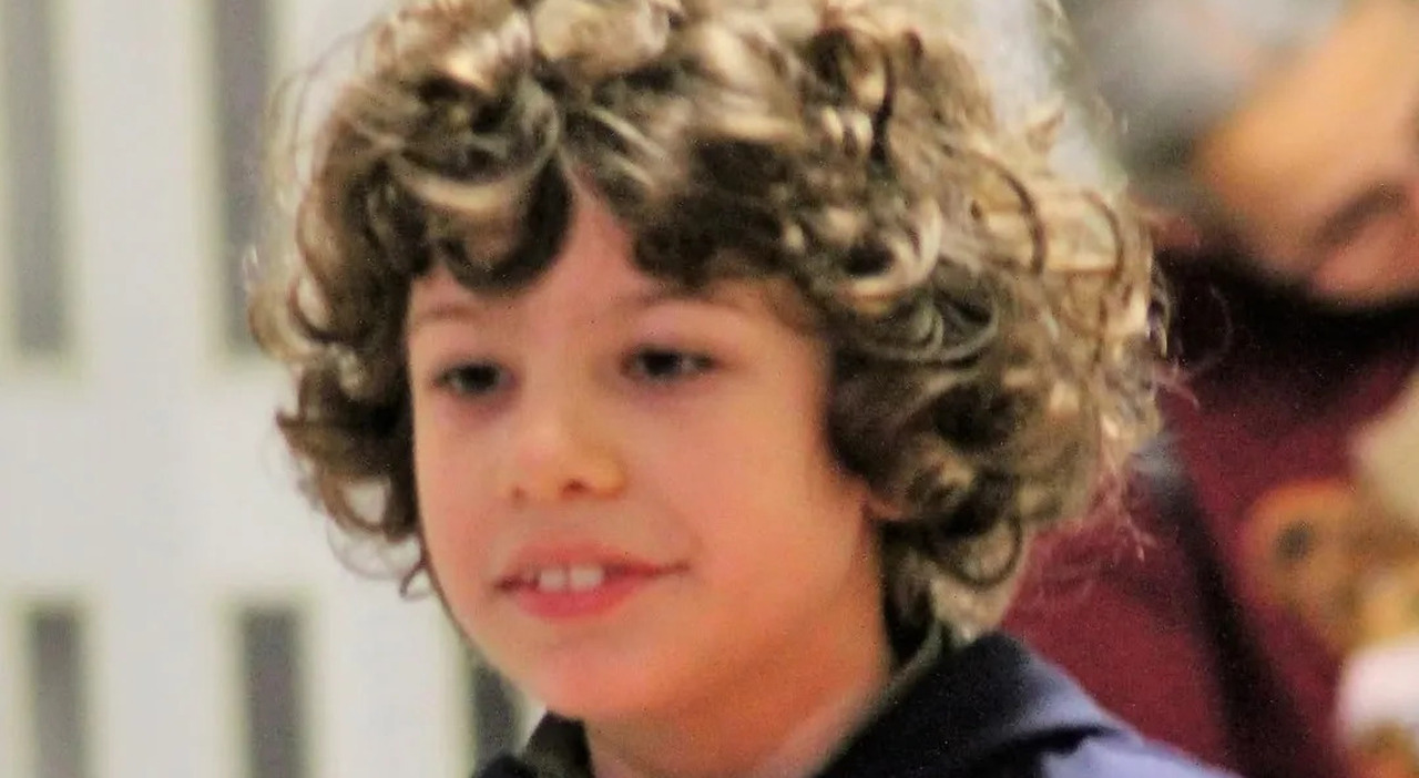 https://statics.cedscdn.it/photos/MED_HIGH/2026/06/14/9592196_14160303_christopher_salvotti_morto_10_anni.jpg