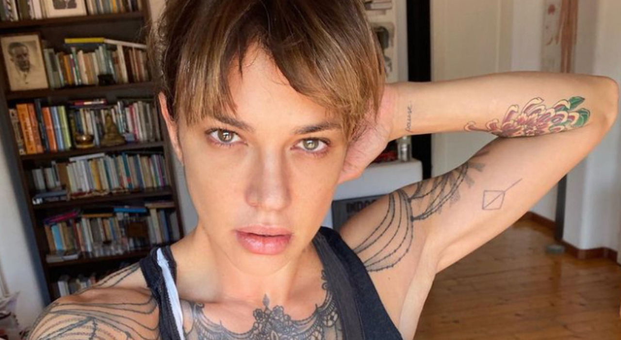 https://statics.cedscdn.it/photos/MED_HIGH/2026/06/14/9592218_14163606_asia_argento_malattia_morte_alcol.jpg