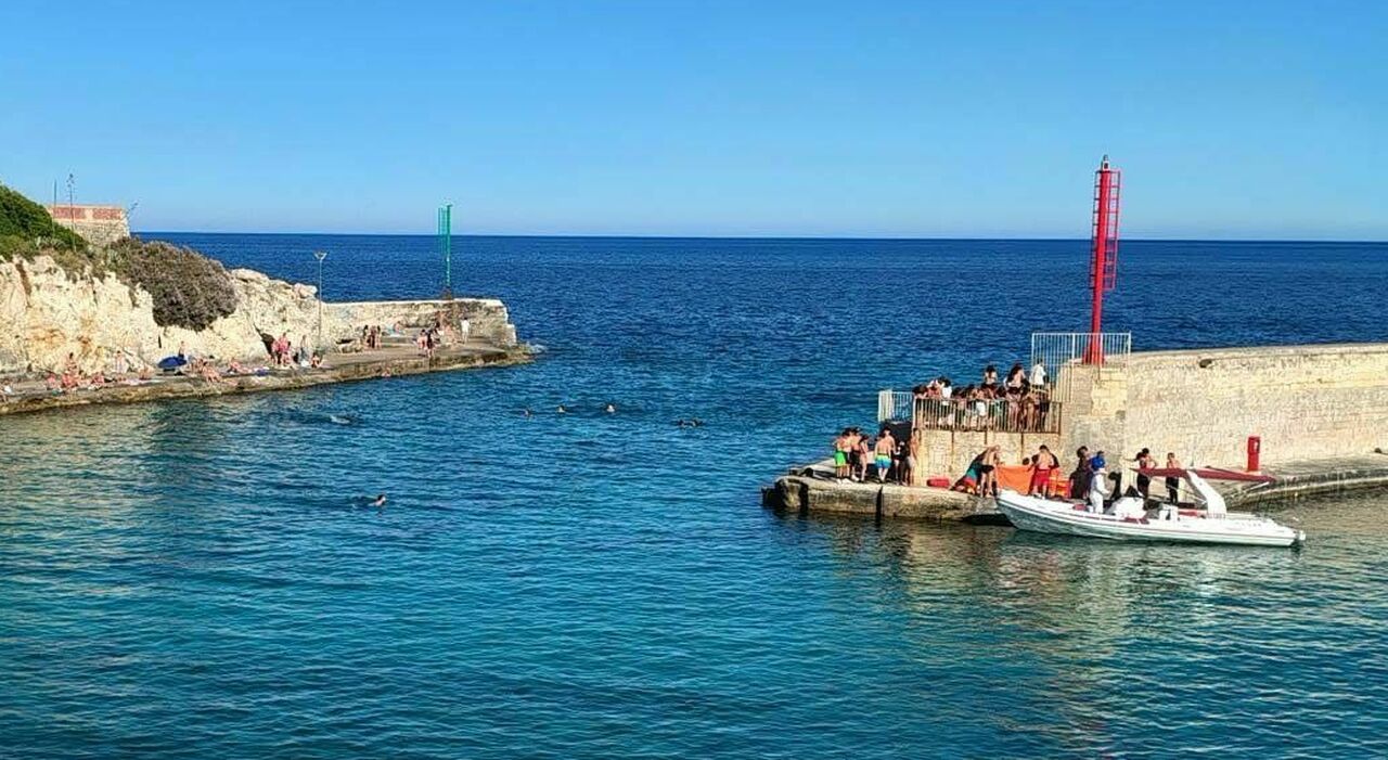 tricase porto giovane bagnante cade dai muraglioni corsa in ospedale da Quotidianodipuglia.it tricase porto giovane bagnante cade dai muraglioni corsa in ospedale