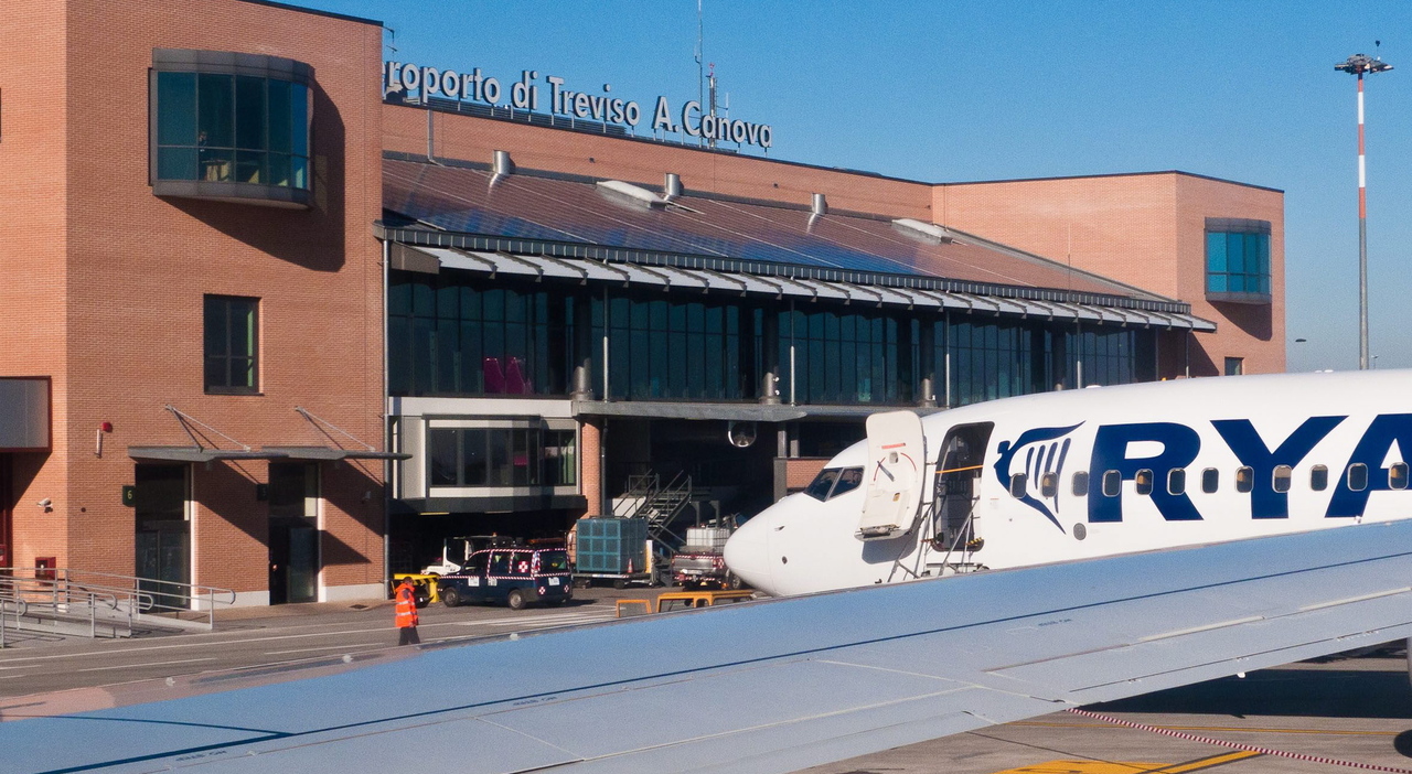 ryanair volo in ritardo di 11 ore la passeggera fa causa rimborso da 400 euro ma deve pagarne 200 di spese legali da Ilgazzettino.it ryanair volo in ritardo di 11 ore la passeggera fa causa rimborso da 400 euro ma deve pagarne 200 di spese legali
